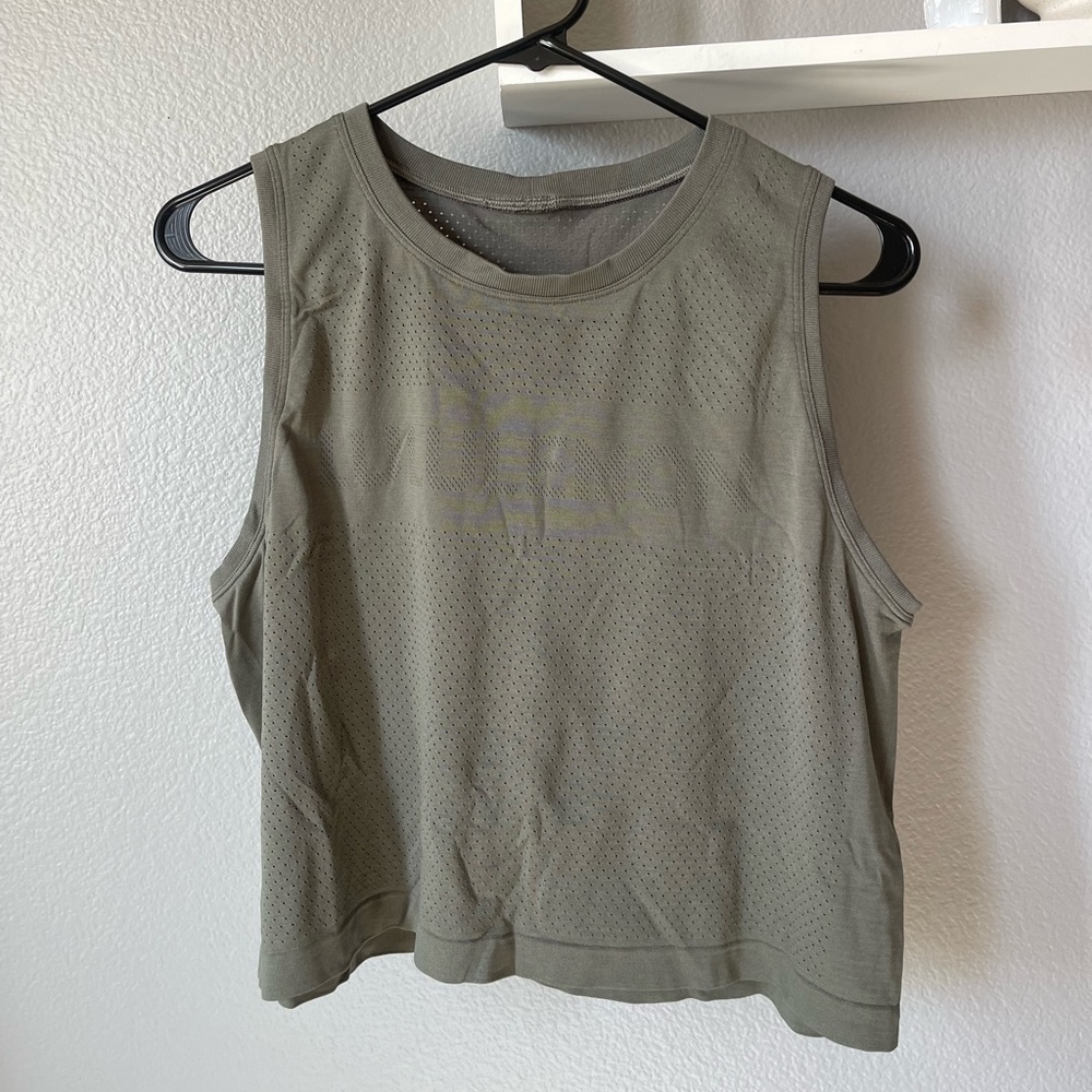 LULULEMON MUSCLE TANK